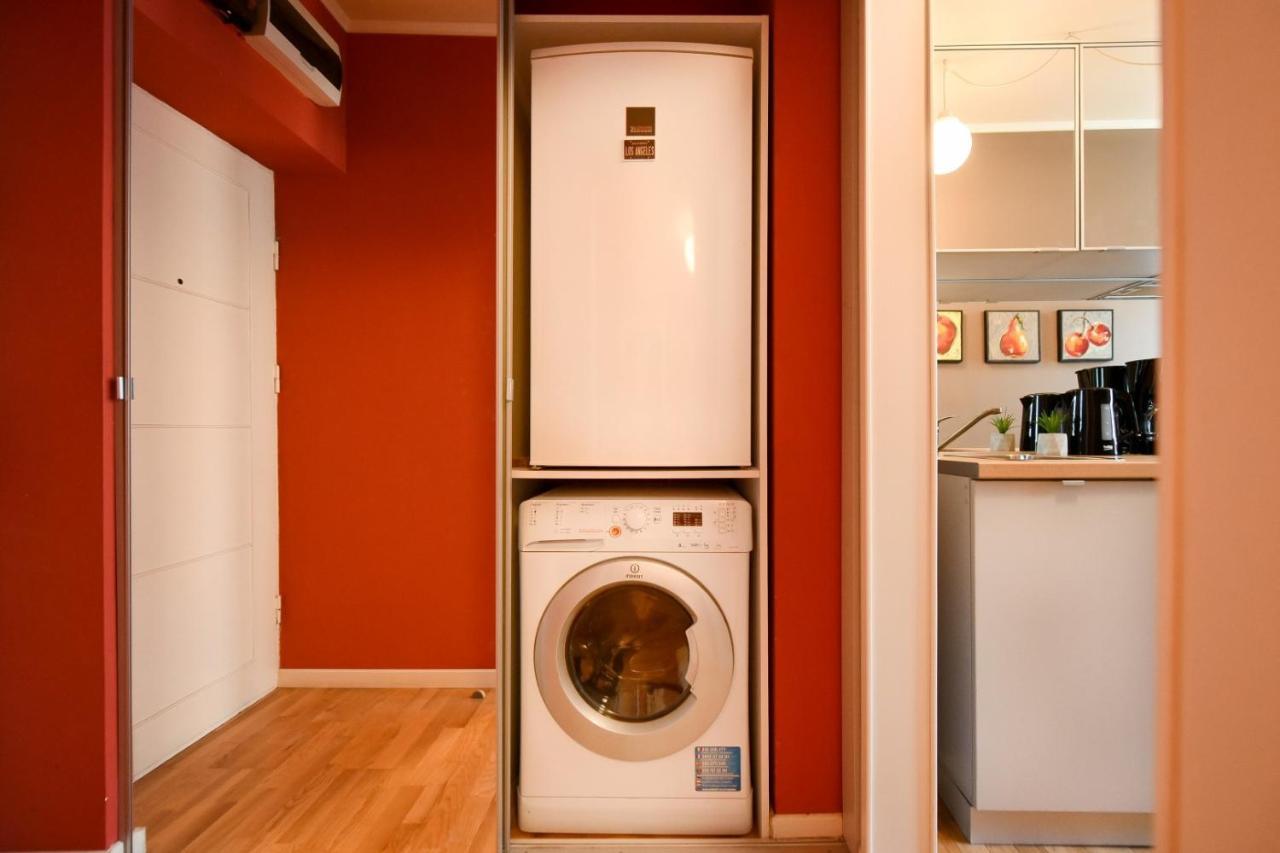 Downtown Oasis: Central Apartments With Cozy Charm Bukares Bagian luar foto