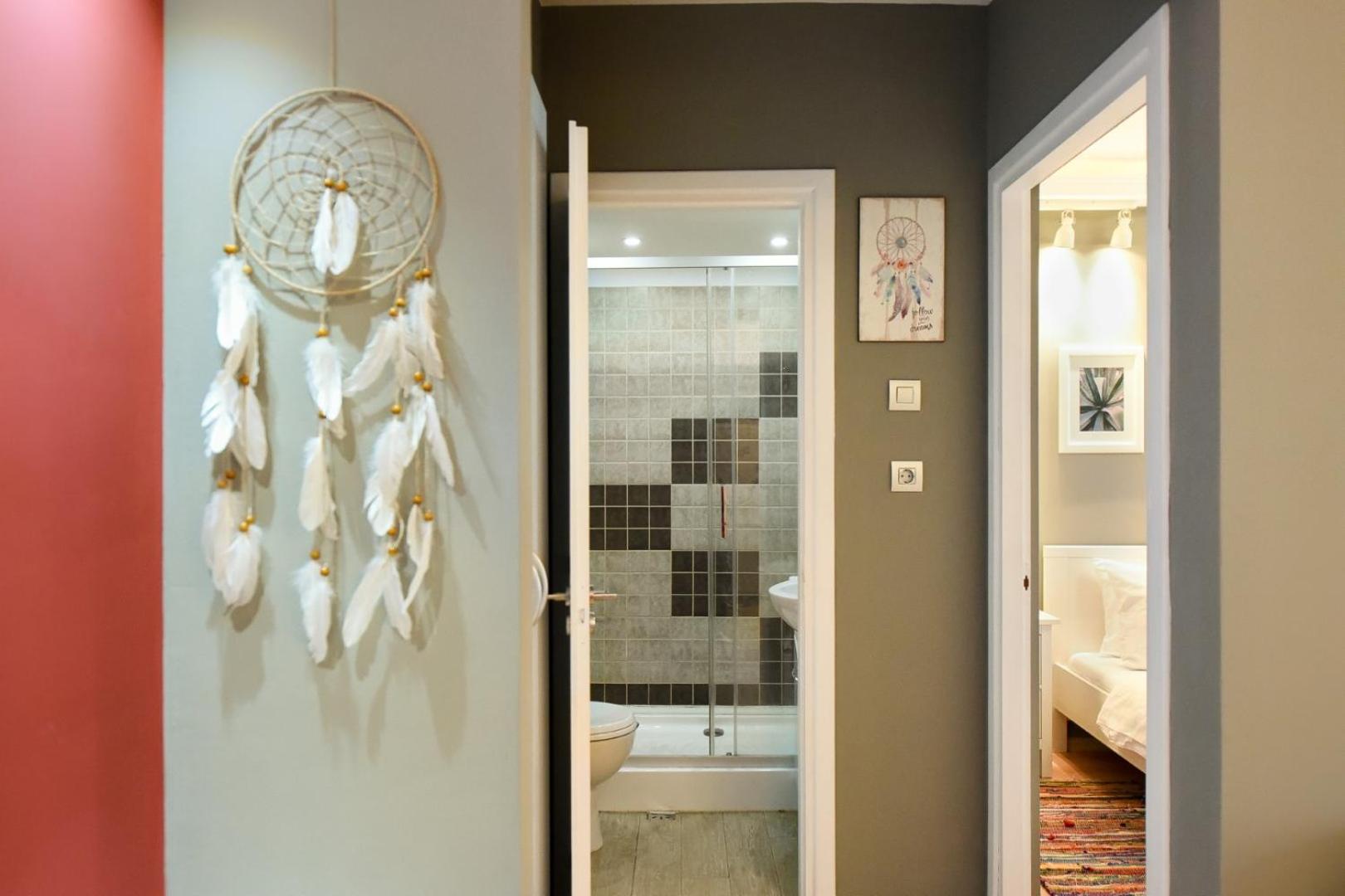Downtown Oasis: Central Apartments With Cozy Charm Bukares Ruang foto
