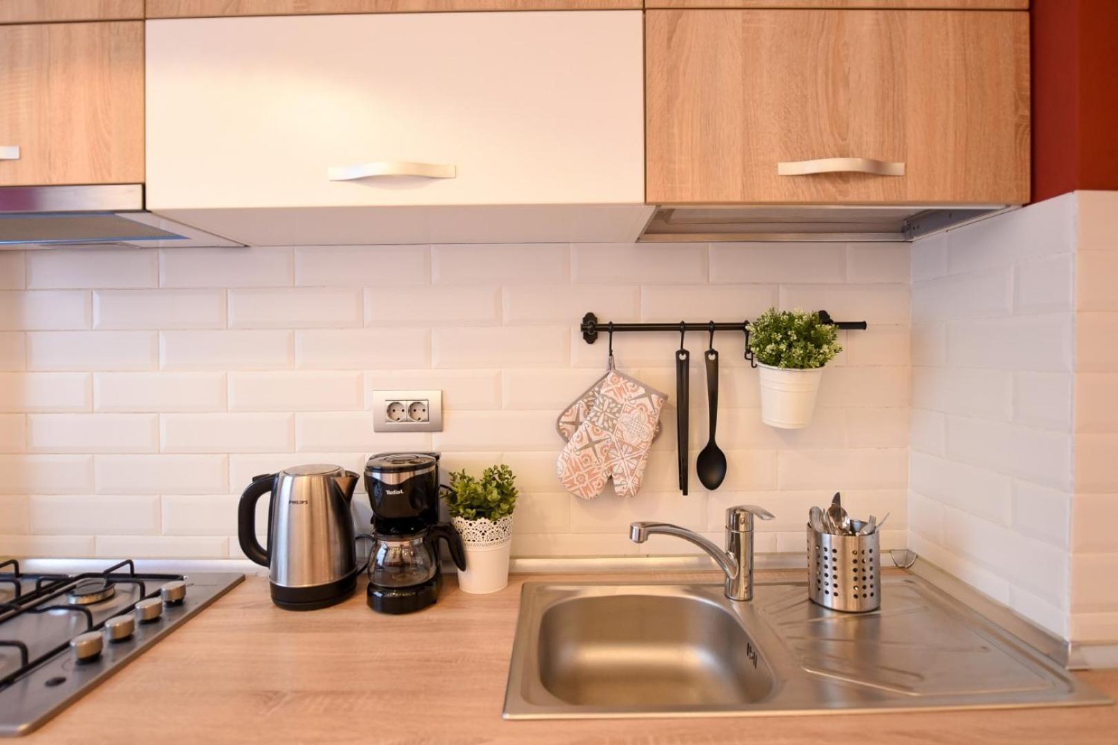 Downtown Oasis: Central Apartments With Cozy Charm Bukares Ruang foto