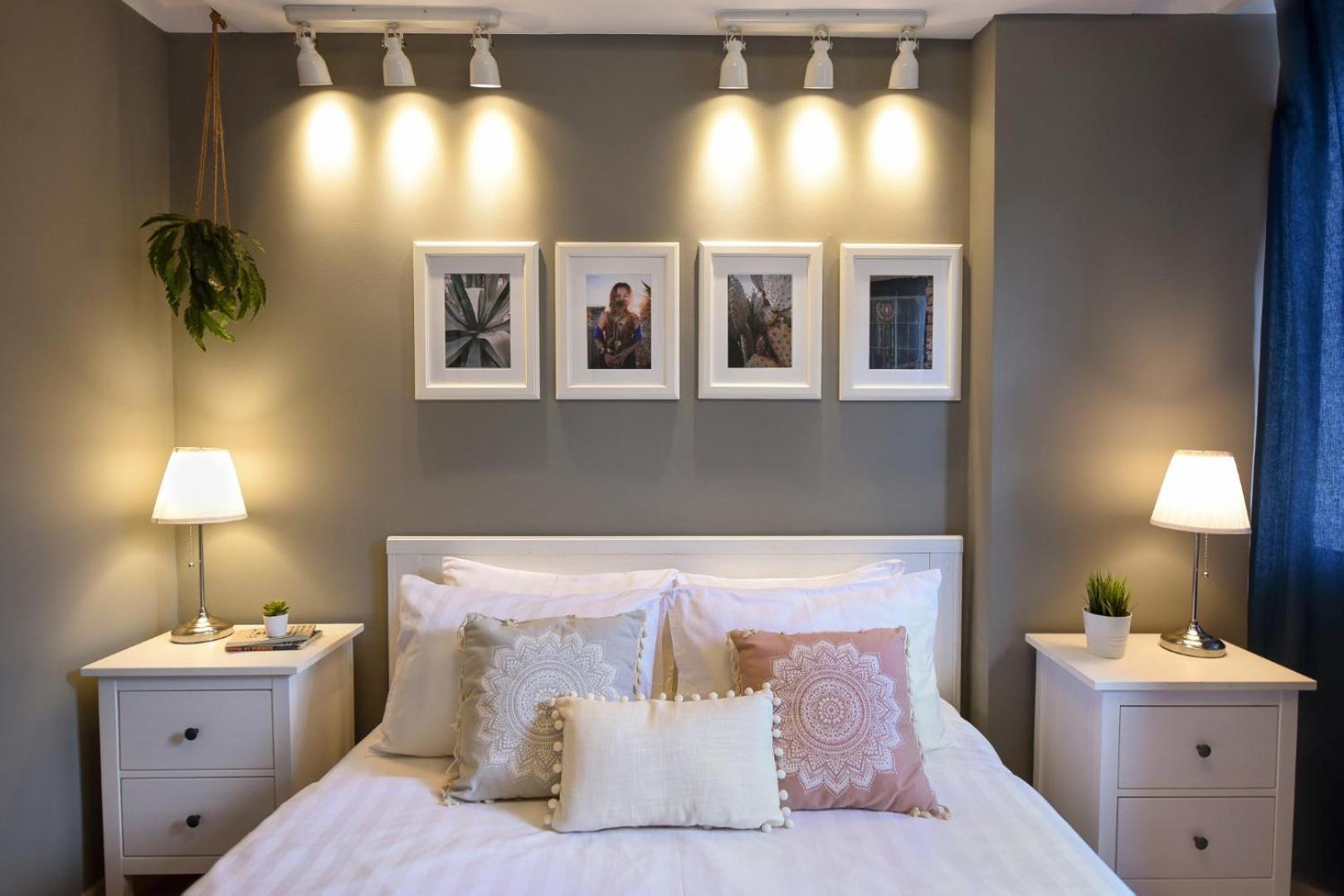 Downtown Oasis: Central Apartments With Cozy Charm Bukares Ruang foto